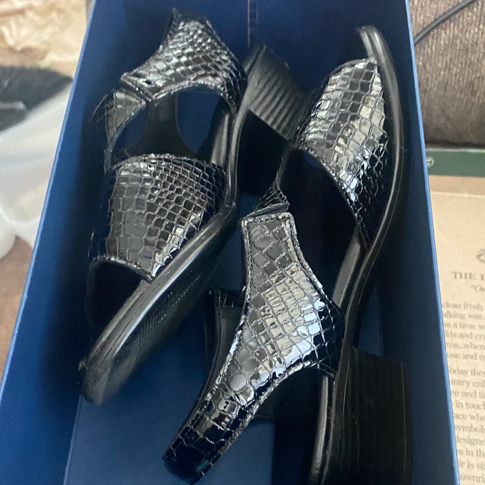SAS Black Crocodile Pattern Sandals